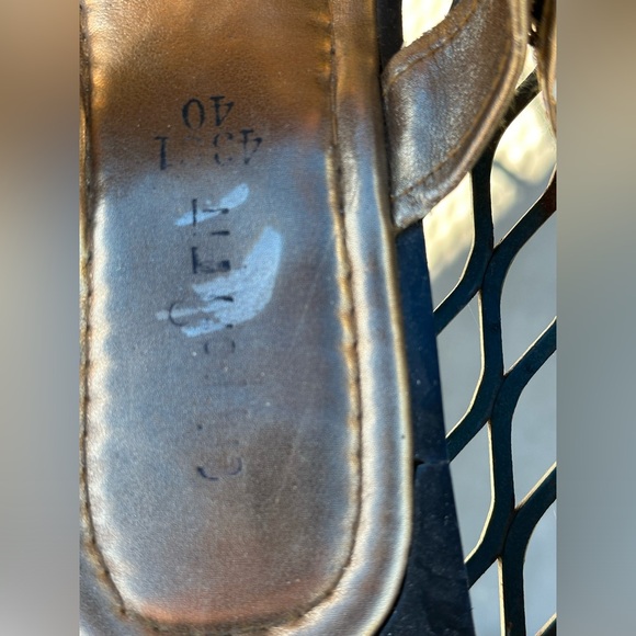 2 pairs women’s sandals Size 5.5 - Picture 4 of 9